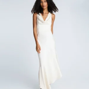 Vestido sesgado de satín con cuello vuelto para mujer